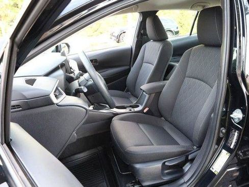Used 2025 Toyota Corolla LE FWD image 8