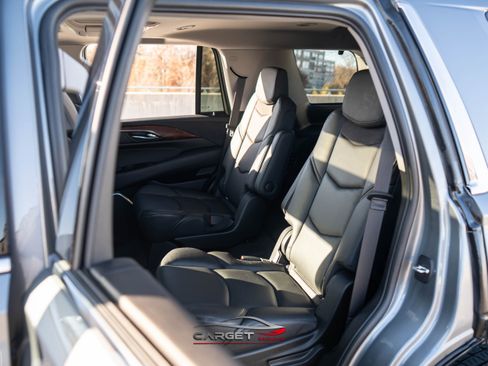Used 2020 Cadillac Escalade Premium Luxury image 21