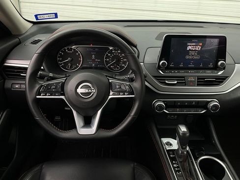 Used 2025 Nissan Altima 2.5 SR image 14