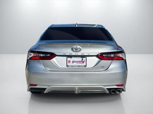 Certified 2021 Toyota Camry SE image 5