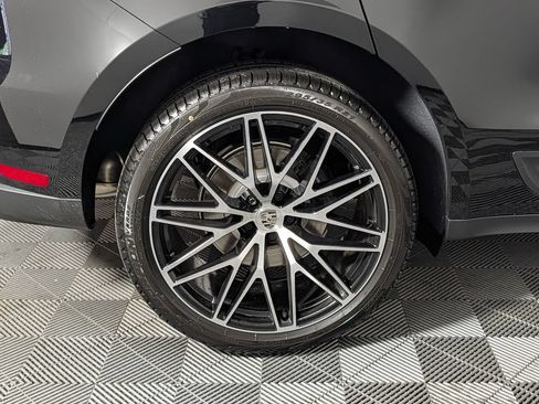New 2026 Porsche Macan AWD/4WD image 13