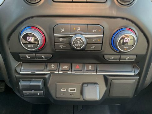 Used 2021 Chevrolet Silverado 2500 LT w/ Convenience Package image 21