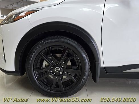 Used 2021 Nissan Kicks SR w/ SR Premium Package image 9