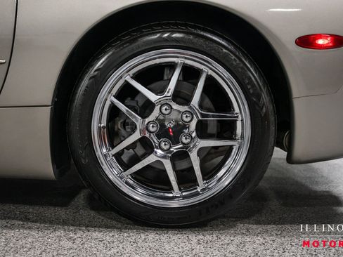 Used 1999 Chevrolet Corvette Convertible w/ Memory Pkg RWD image 10