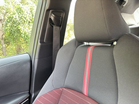 Used 2025 Toyota Corolla SE image 18