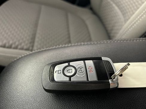 Used 2022 Ford Escape SE w/ Cold Weather Package FWD image 23