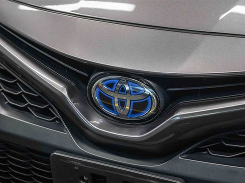 Used 2023 Toyota Camry SE w/ Cold Weather Package image 8