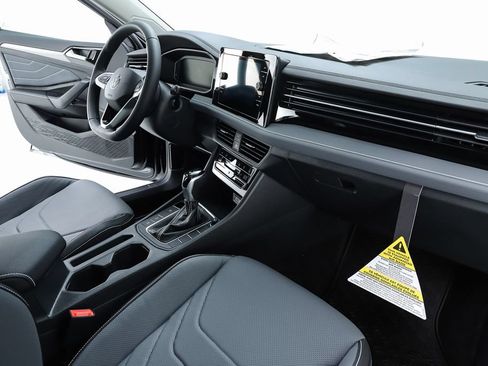 New 2026 Volkswagen Jetta SEL FWD image 32