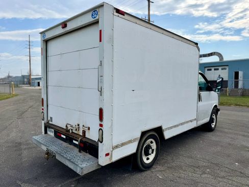 Used 2008 GMC Savana 3500 RWD image 5
