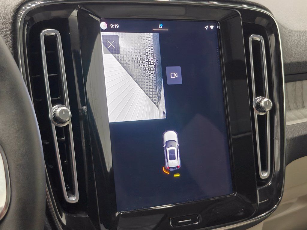 Used 2023 Volvo XC40 B4 Ultimate FWD image 52