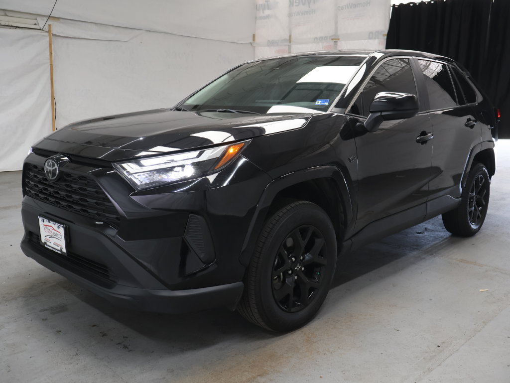 Used 2025 Toyota RAV4 LE FWD image 3
