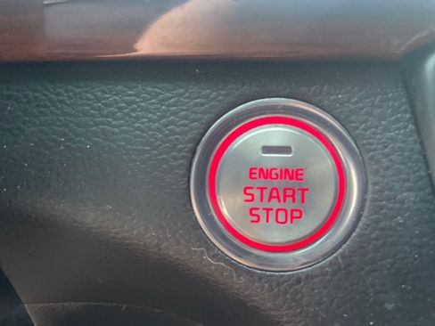 Used 2017 Kia Cadenza Technology FWD image 18