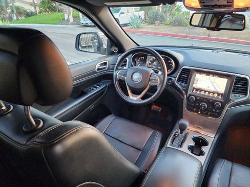 Used 2016 Jeep Grand Cherokee Limited w/ Luxury Group II AWD/4WD image 28