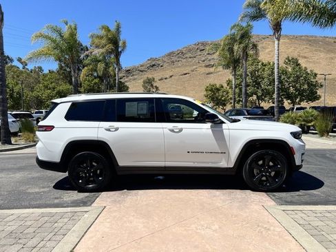 Used 2023 Jeep Grand Cherokee L Laredo image 10