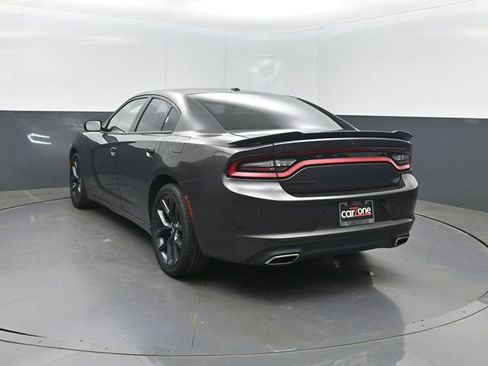 Used 2020 Dodge Charger SXT w/ Blacktop Package RWD image 3