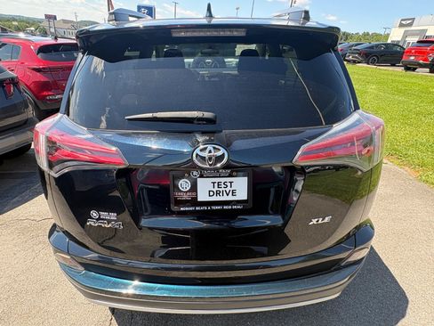Used 2017 Toyota RAV4 XLE FWD image 7