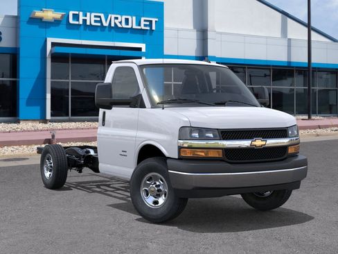 New 2025 Chevrolet Express 3500 w/ Power Convenience Package image 47