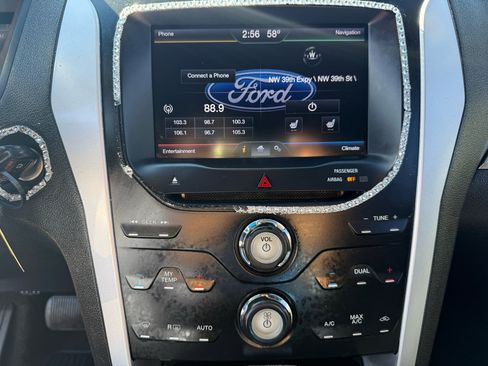 Used 2013 Ford Explorer XLT image 21