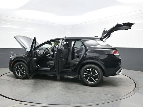 Used 2023 Kia Sportage LX AWD/4WD image 52