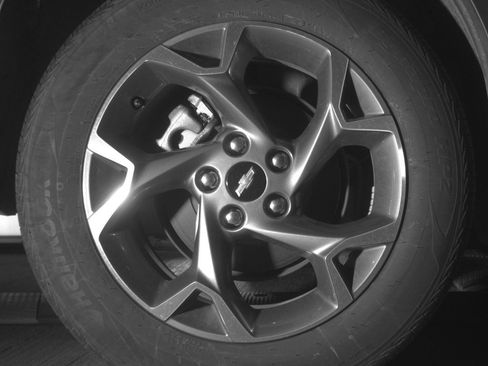 Used 2025 Chevrolet Trax LT FWD image 15