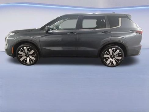 Used 2025 Mitsubishi Outlander SE FWD image 4