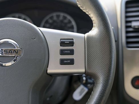 Used 2019 Nissan Frontier SL image 19