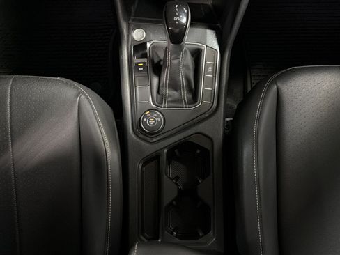 Certified 2024 Volkswagen Tiguan SE AWD/4WD image 37