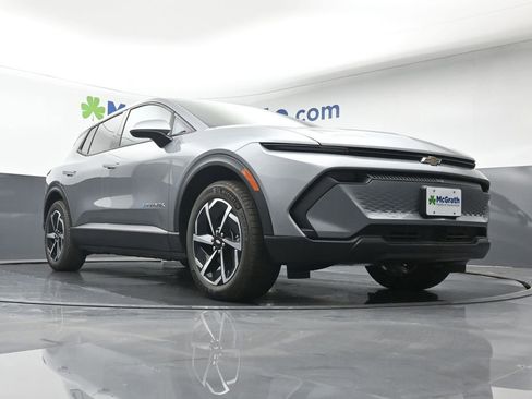 New 2026 Chevrolet Equinox EV LT image 23