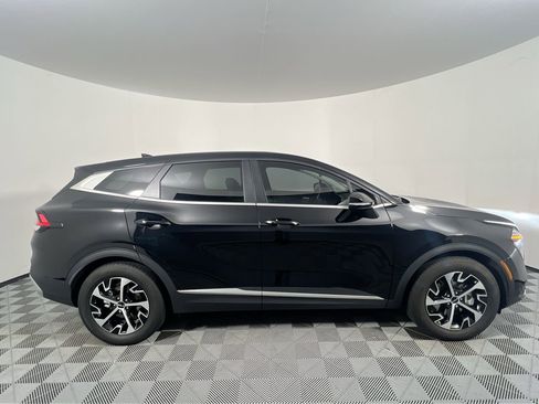 Certified 2025 Kia Sportage EX FWD image 2
