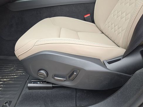 New 2026 Volvo XC60 T8 Plus w/ Protection Package Premier AWD/4WD image 24