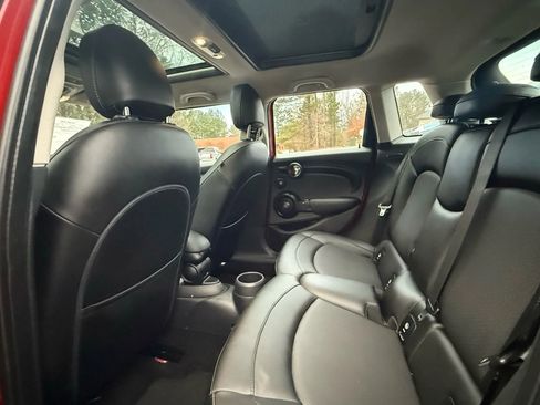 Used 2015 MINI Cooper 4-Door Hardtop image 17