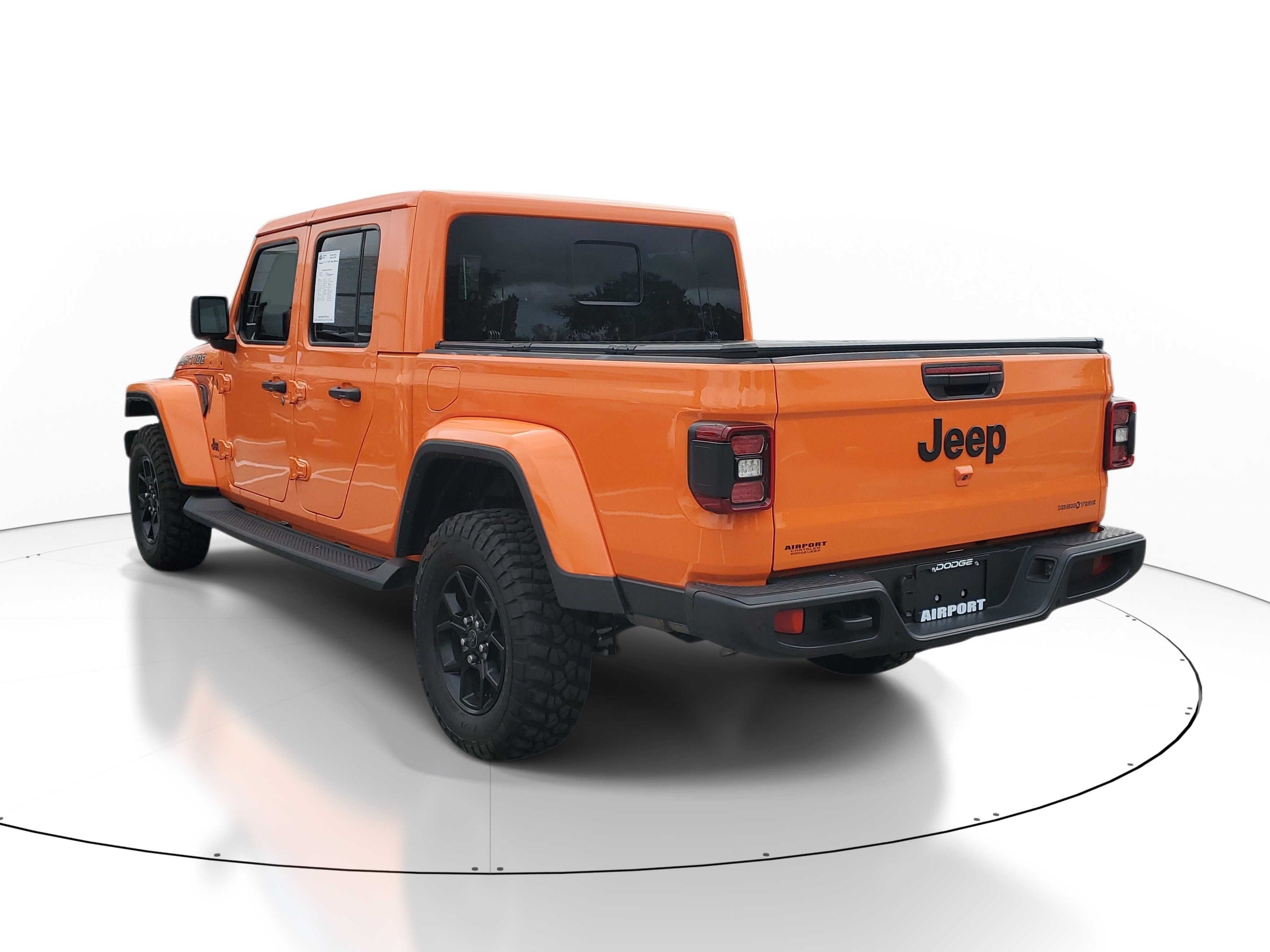 Used 2025 Jeep Gladiator Sport AWD/4WD image 5