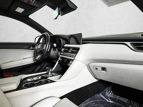 Used 2025 Genesis G70 2.5T image 22