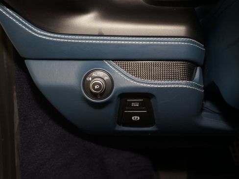 Used 2021 Ferrari F8 Tributo image 35