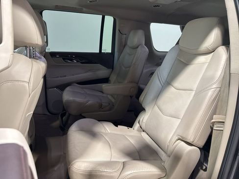 Used 2015 Cadillac Escalade ESV Luxury AWD/4WD image 35