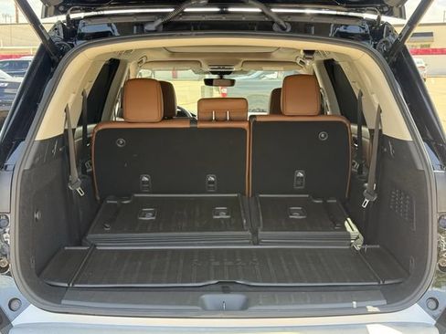Used 2023 Nissan Pathfinder Platinum w/ Cargo Package AWD/4WD image 34