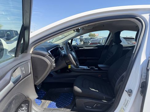 Used 2015 Ford Fusion SE image 16