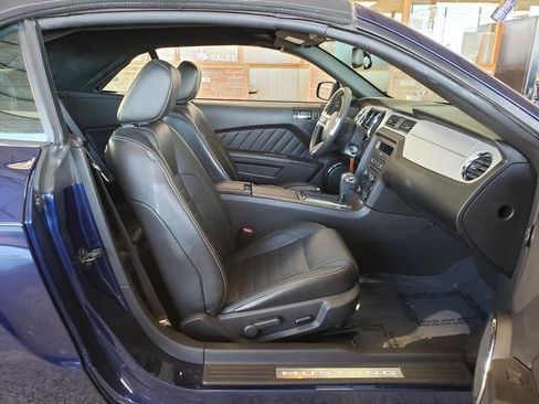 Used 2010 Ford Mustang GT image 16