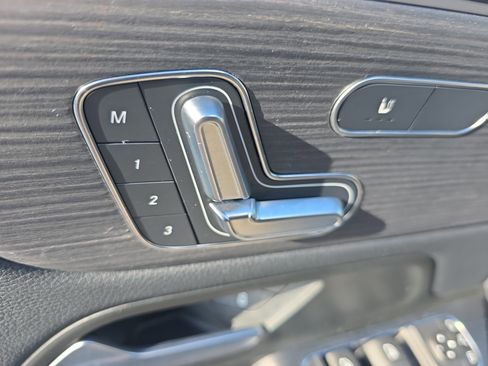 Certified 2025 Mercedes-Benz GLA 250 image 31