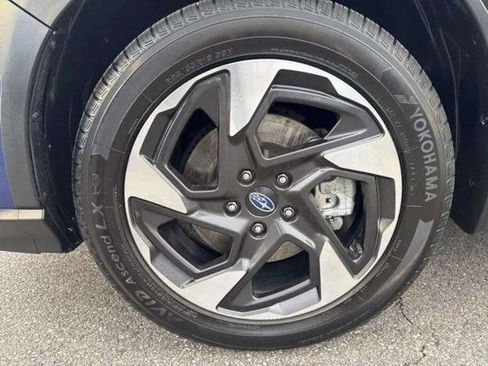 Certified 2025 Subaru Crosstrek 2.5i Limited w/ Crosstrek Mirror Package image 22