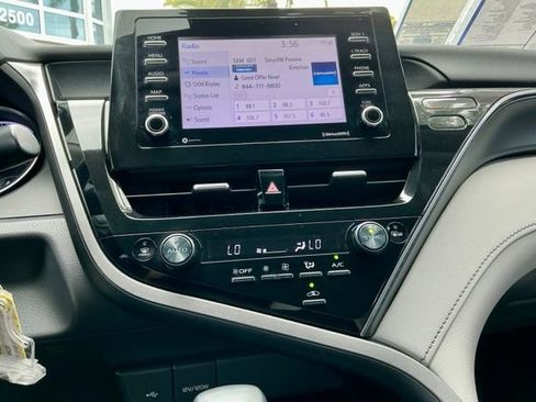 Used 2022 Toyota Camry SE FWD image 24