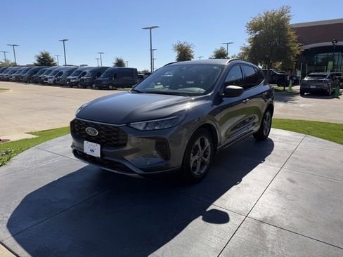 Certified 2023 Ford Escape ST-Line w/ Tech Pack #1 image 3