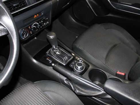 Used 2016 MAZDA MAZDA3 i Sport w/ Preferred Equipment Package FWD image 13