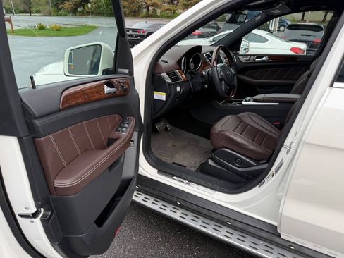 Used 2014 Mercedes-Benz ML 63 AMG 4MATIC image 17