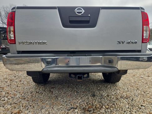 Used 2011 Nissan Frontier SV w/ SV Premium Utility Pkg image 19