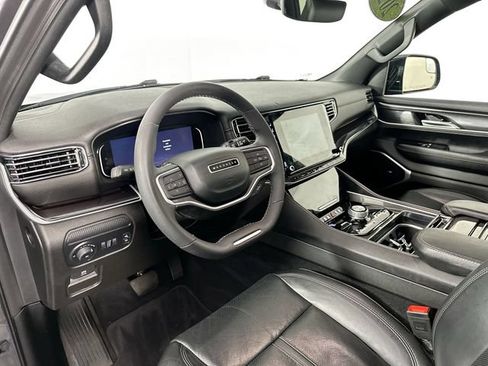 Used 2023 Jeep Wagoneer 4WD w/ Premium Group I image 21