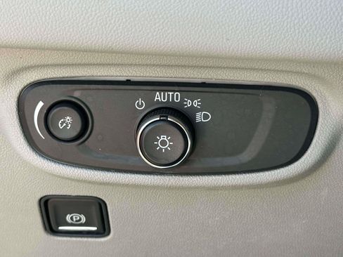 Used 2023 GMC Terrain SLE w/ Driver Convenience Package AWD/4WD image 19