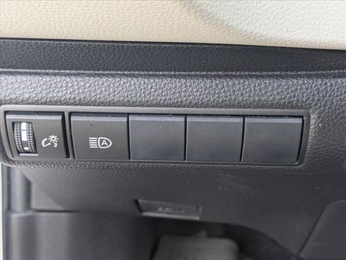 Used 2021 Toyota Corolla LE FWD image 10