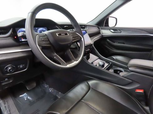 Used 2024 Jeep Grand Cherokee L Limited w/ Luxury Tech Group II image 14