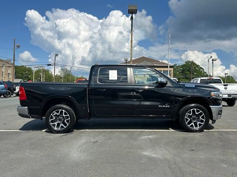 Used 2025 RAM 1500 Laramie AWD/4WD image 11